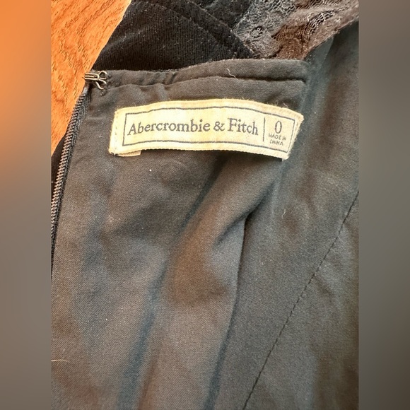 Abercrombie & Fitch High Neck Velvet & Lace V-Neck Romper. Size 0. - Picture 10 of 11